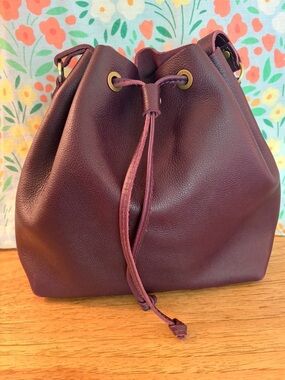 Portland Leather Goods Large Bucket Bag - Plum